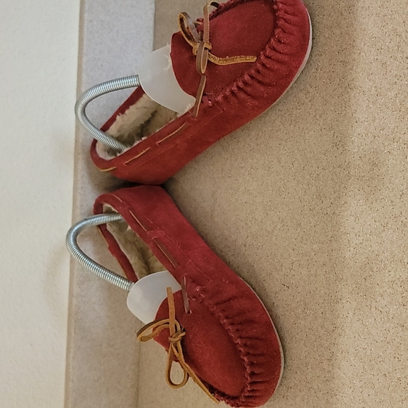 MINNETONKA BURGANDY DRIVING MOCASSINS (sz 8) - Picture 3 of 6